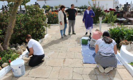El Ayuntamiento de Cartaya refuerza los trabajos de acondicionamiento y mejora del cementerio