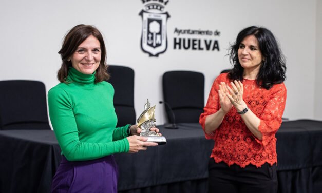 Esther Bazán defiende el rigor en el periodismo durante la entrega del Ángel Serradilla