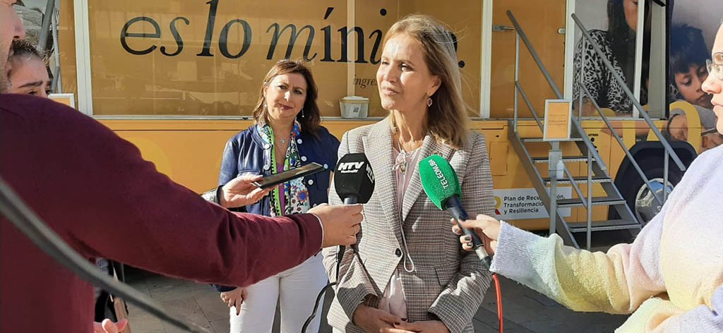 El autobús del Ingreso Mínimo Vital llega a Huelva para informar a sus posibles beneficiarios