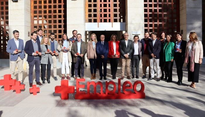 Cruz Roja premia a la residencia de ancianos María de la Paz de Nerva por su contribución a crear empleo