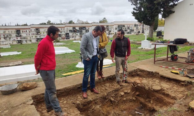 Comienza la exhumación de la primera fosa común de El Campillo