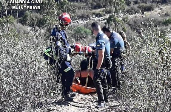 Rescatan a una senderista tras caer por una ladera en Valverde