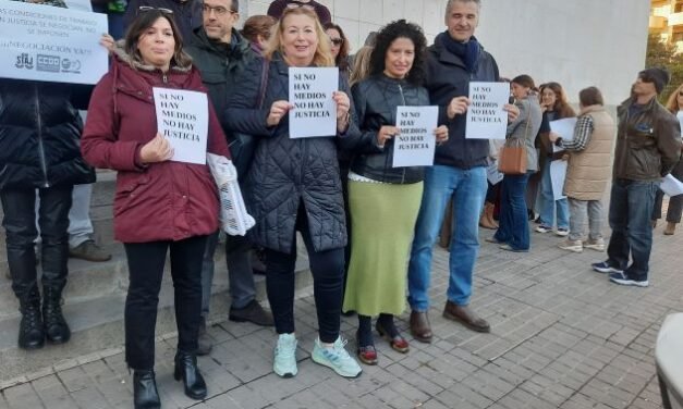 CSIF se concentra para denunciar la falta de medios en la administración de justicia