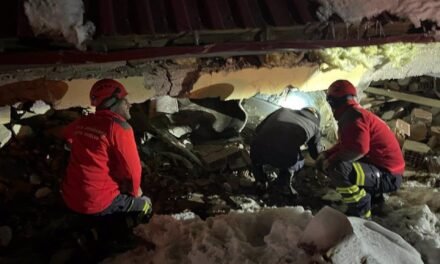 <strong>Los bomberos de Huelva regresan de Turquía ante la imposibilidad de salvar más vidas</strong>