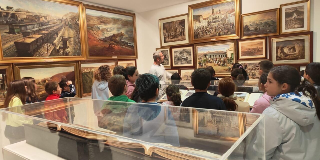 <strong>Alumnos del CEIP Maestro Rojas descubren la historia gráfica de la Cuenca Minera</strong>