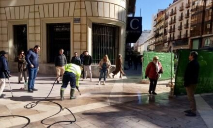 <strong>El nuevo pavimento anti-manchas de La Placeta supera los test</strong>
