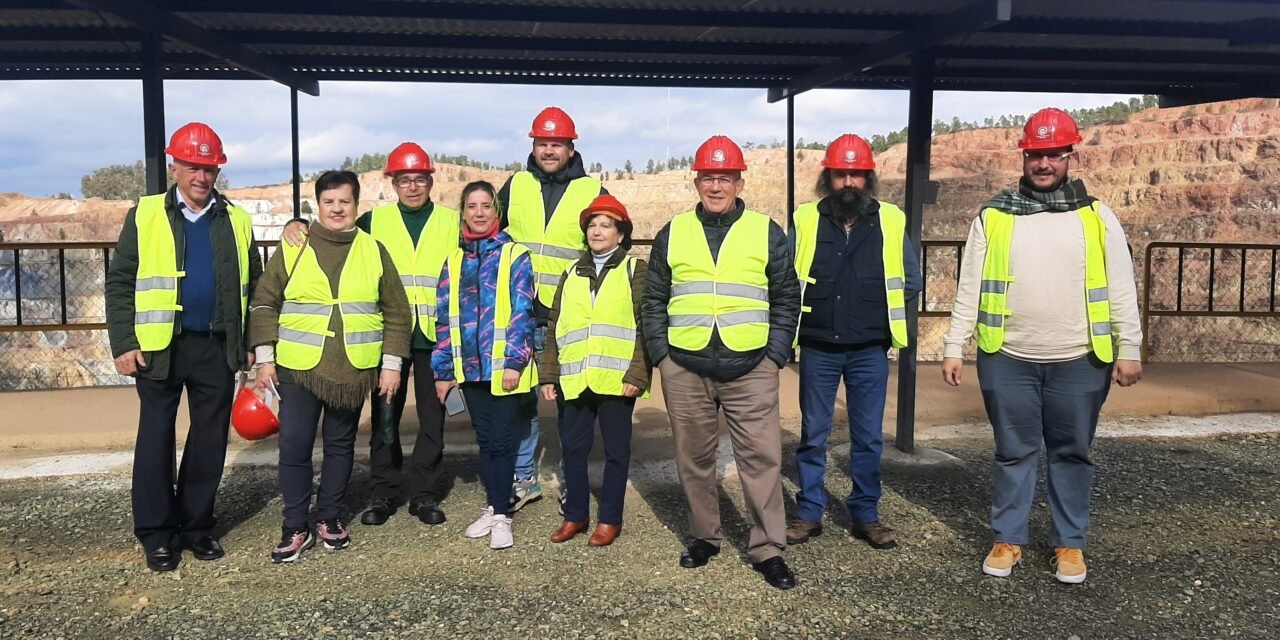 <strong>Vecinos de la Cuenca conocen el corazón de la minería de Atalaya</strong>