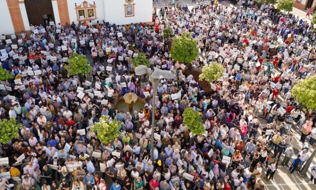 <strong>Más de 3.000 personas se concentran en Rociana en defensa de los regadíos del Condado</strong>