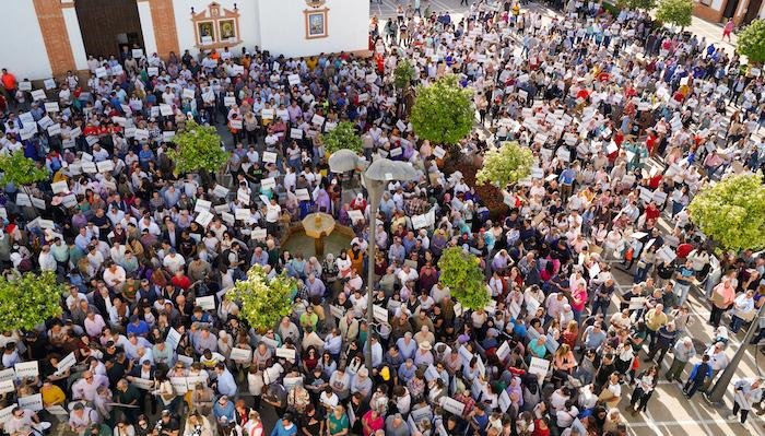 <strong>Más de 3.000 personas se concentran en Rociana en defensa de los regadíos del Condado</strong>