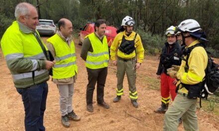 <strong>La UME realiza prácticas de extinción de grandes incendios en Zalamea la Real</strong>