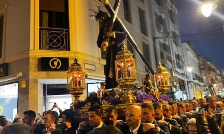 <strong>El Nazareno explora el sentir de Huelva en su devoto Vía Crucis</strong>