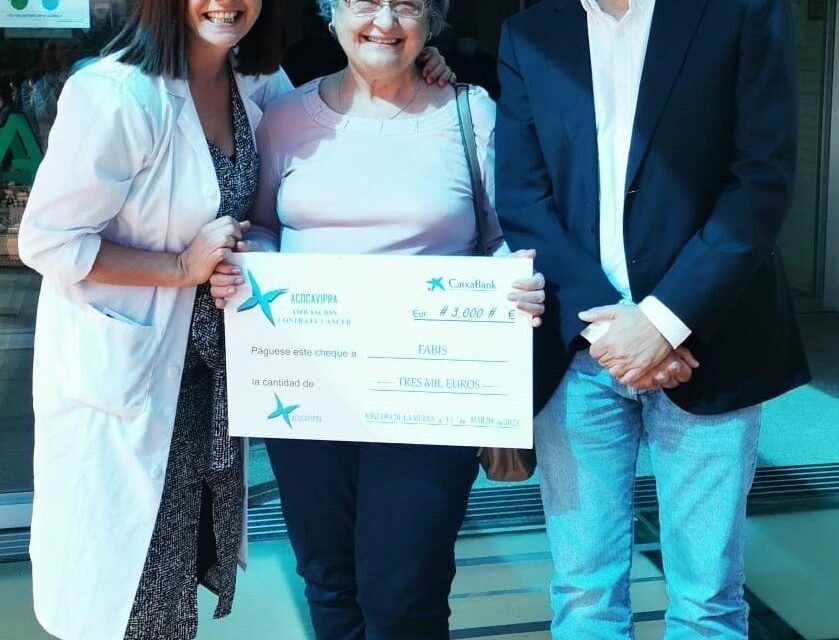 <strong>La asociación Virgen del Prado de Higuera dona 3000 euros a los pacientes de cáncer del Hospital de Riotinto</strong>