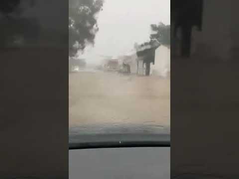 <strong>Una tromba de agua anega las calles de El Rocío</strong>