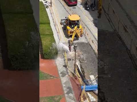 <strong>Las obras de la Calle Méndez Nuñez perforan una tubería de agua</strong>