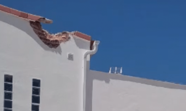 Una piedra de una voladura de la mina de Riotinto impacta contra una casa en El Alto de la Mesa