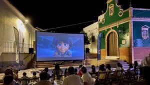 cine en el pueblo