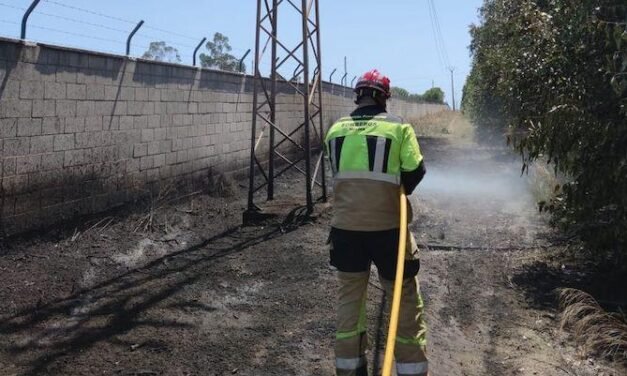 <strong>Los bomberos sofocan un incendio junto a la fábrica Bio-Oil</strong>