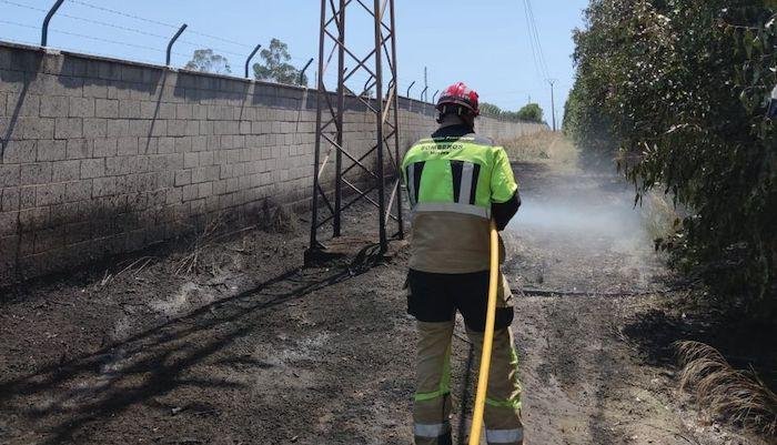 <strong>Los bomberos sofocan un incendio junto a la fábrica Bio-Oil</strong>