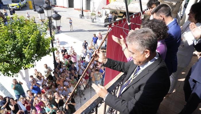 <strong>Paco Bella toma posesión como alcalde de Almonte y promete diálogo</strong>