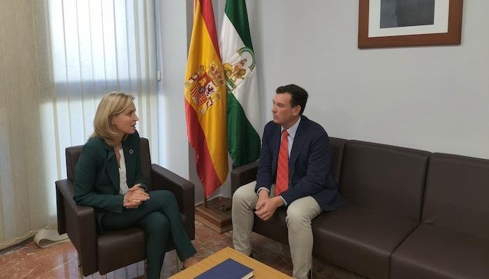 <strong>Manuela Parralo recibe al nuevo presidente del Puerto de Huelva</strong>