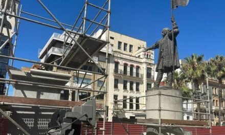 <strong>La estatua de Colón ya está integrada en la fuente de la Plaza de las Monjas</strong>