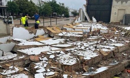 <strong>Las lluvias derrumban la Casa Hermandad de Isla Mayor en El Rocío</strong>