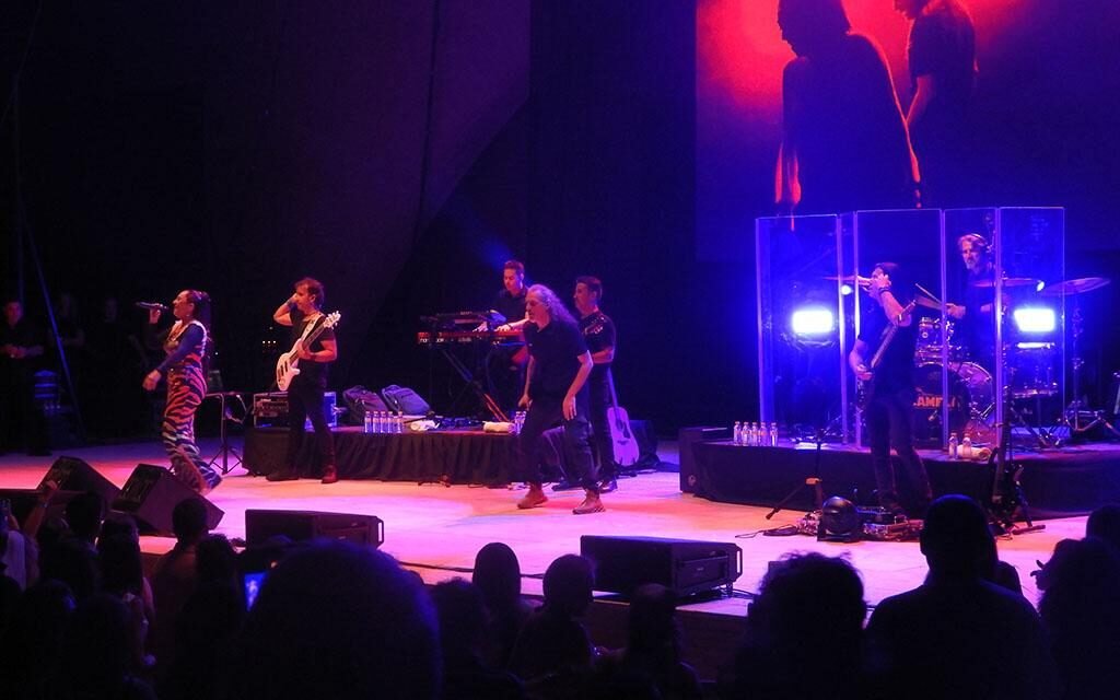 <strong>Huelva vibra al ritmo de Camela</strong>