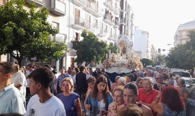 <strong>Casi 4.000 personas acompañaron este domingo a la Virgen de la Cinta</strong>