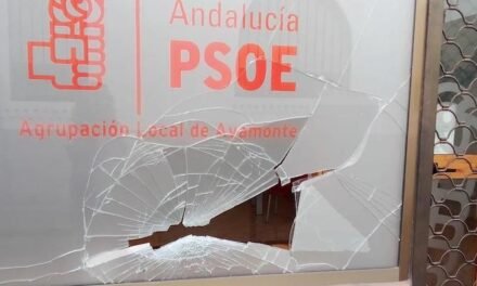 <strong>Atacan la sede del PSOE en Ayamonte</strong>