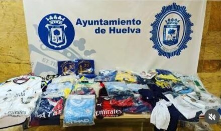 <strong>Detenido por vender en Huelva 96 equipaciones de fútbol falsificadas</strong>