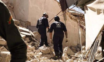 <strong>Bomberos onubenses buscan víctimas entre los escombros de Marruecos</strong>