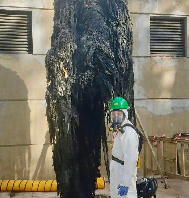 <strong>Un ‘monstruo’ de toallitas de 400 kilos atasca la red de saneamiento en Huelva</strong>