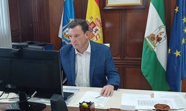 <strong>El Puerto expone sus proyectos a los empresarios</strong>