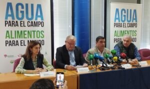 Rueda de prensa agua