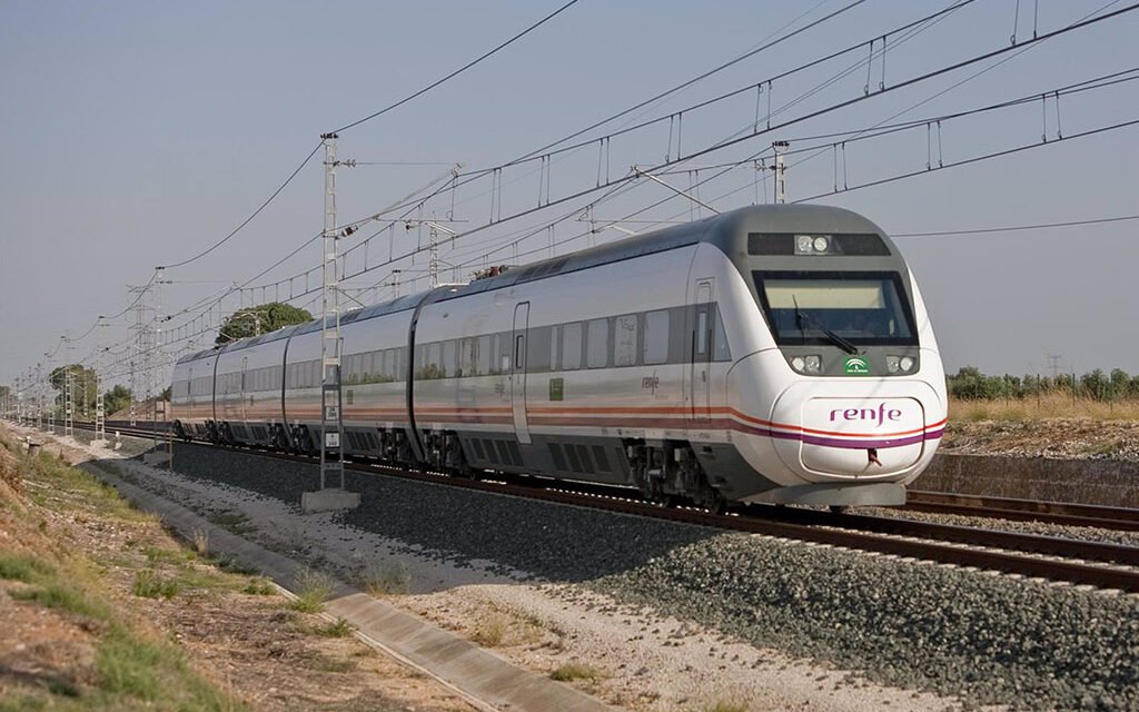 Renfe establece un servicio alternativo por carretera tras la interrupción de la línea Huelva-Sevilla