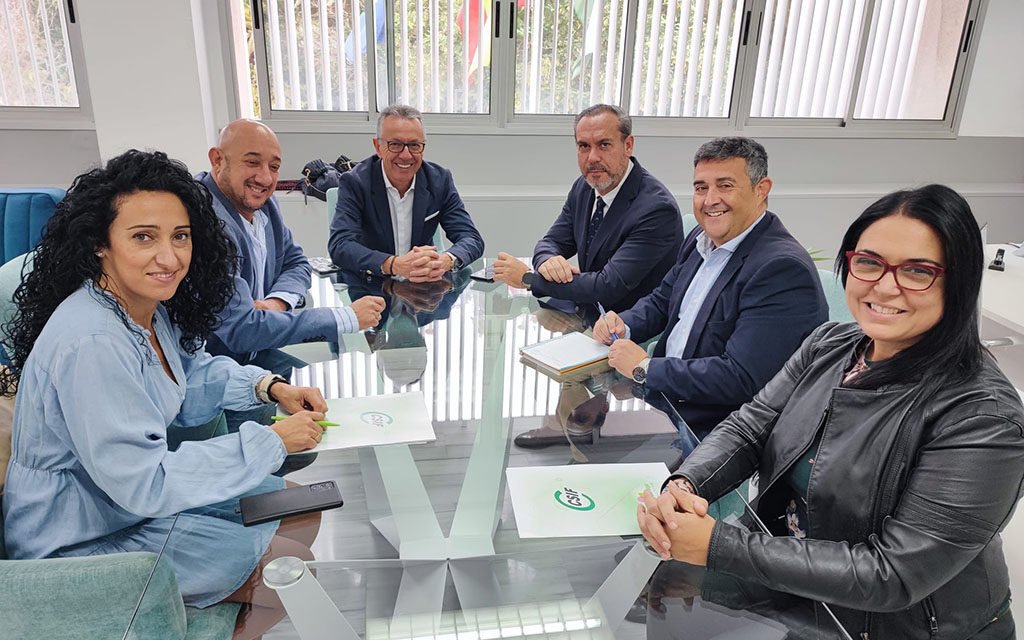 CSIF aborda soluciones con el delegado de la Junta en Huelva