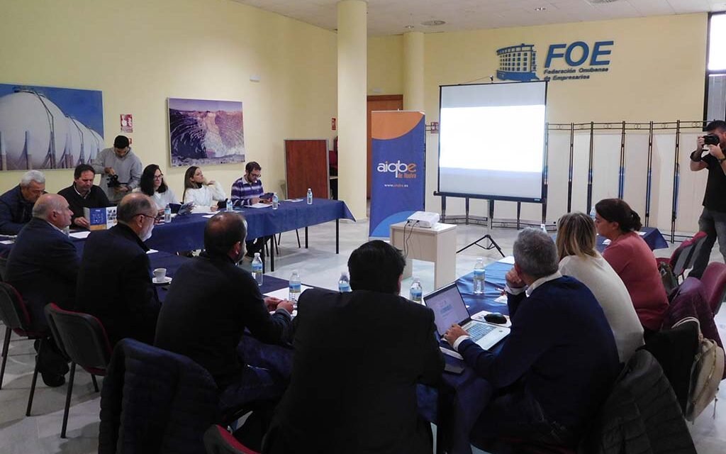 La industria de Huelva pide infraestructuras hídricas y eléctricas para afrontar sus nuevos proyectos