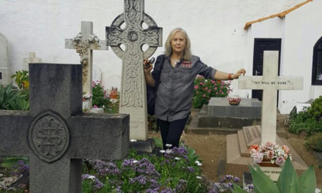 Reeditan el libro de la campillera Consuelo Domínguez sobre los cementerios británicos de Huelva