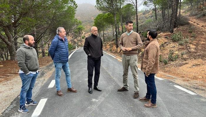 Diputación asfalta la vía que une Nerva con La Granada con una inversión de 220.000 euros