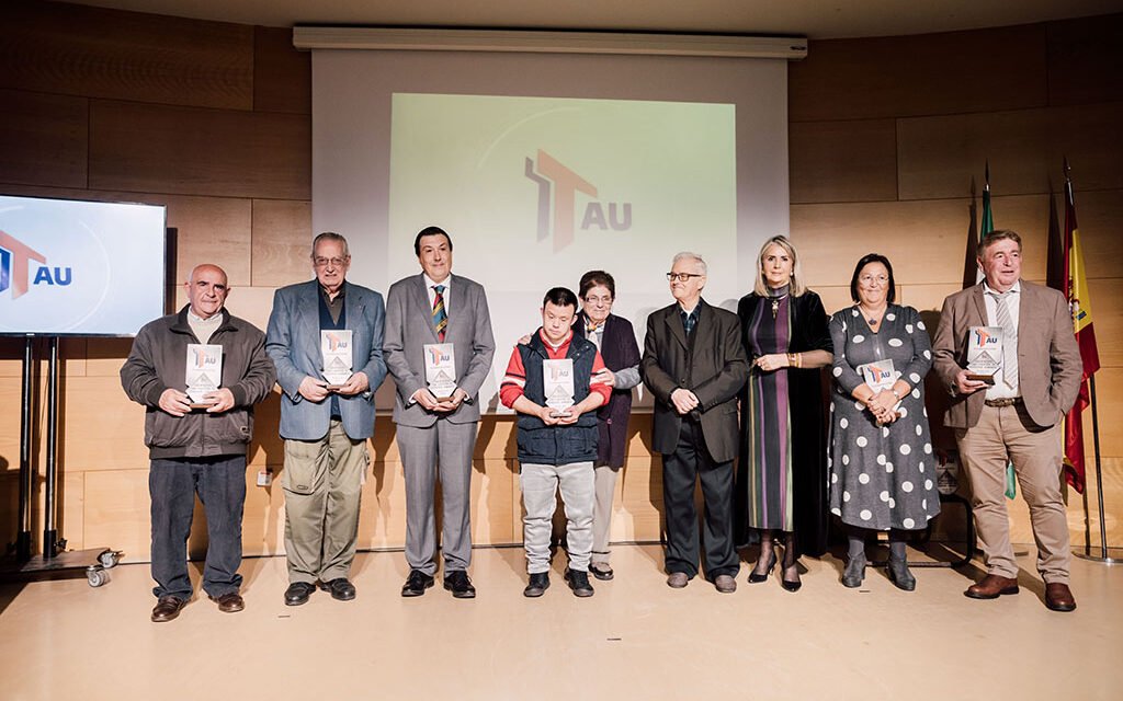 La Fundación TAU reconoce a seis personas y entidades en la clausura de la III Semana de la Discapacidad