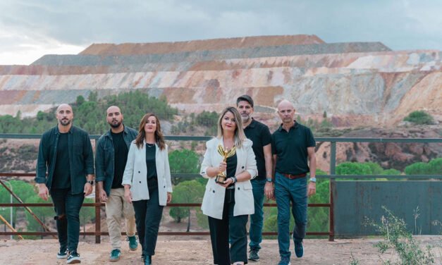 La nervense Vanesa Navarro logra el Premio Reed Latino al mejor slogan de campaña electoral