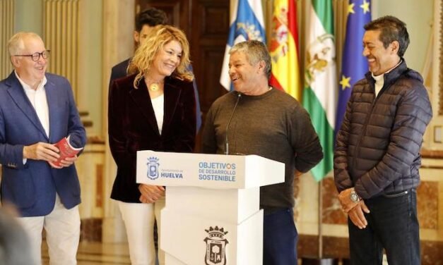 Dos leyendas del Recre reciben el reconocimiento de Huelva