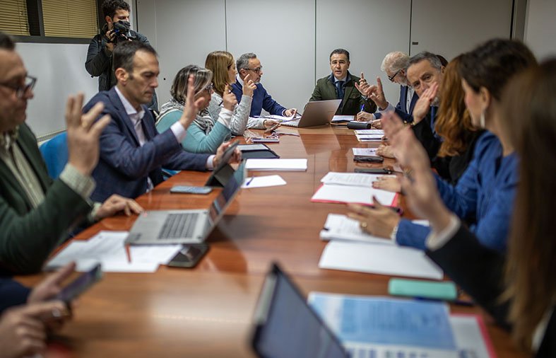 Emtusa refuerza sus servicios en las horas punta del día