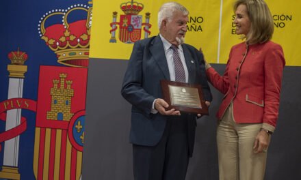 El Gobierno entrega el Premio Martín Alonso Pinzón a la Asociación de Memoria Histórica de Huelva