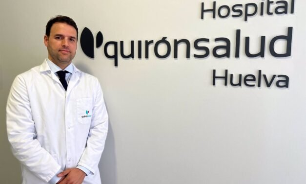 Un médico de Huelva se sitúa entre los 50 más valorados de Top Doctors