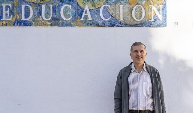 El profesor Pedro Sáenz (UHU), nominado a los premios Educa Abanca