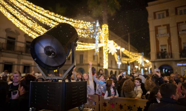 Varias nevadas y la visita del Heraldo a los barrios se suman a la programación de Navidad en Huelva
