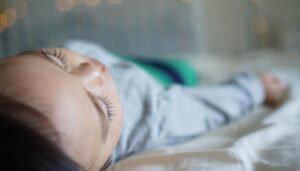 niño vacuna