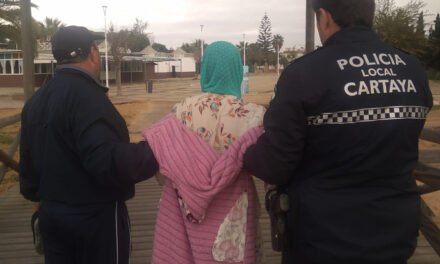 Rescatan a una mujer en aguas del Paraje Natural de La Ribera