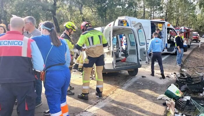 Cinco heridos, entre ellos dos menores, en un accidente en Aracena